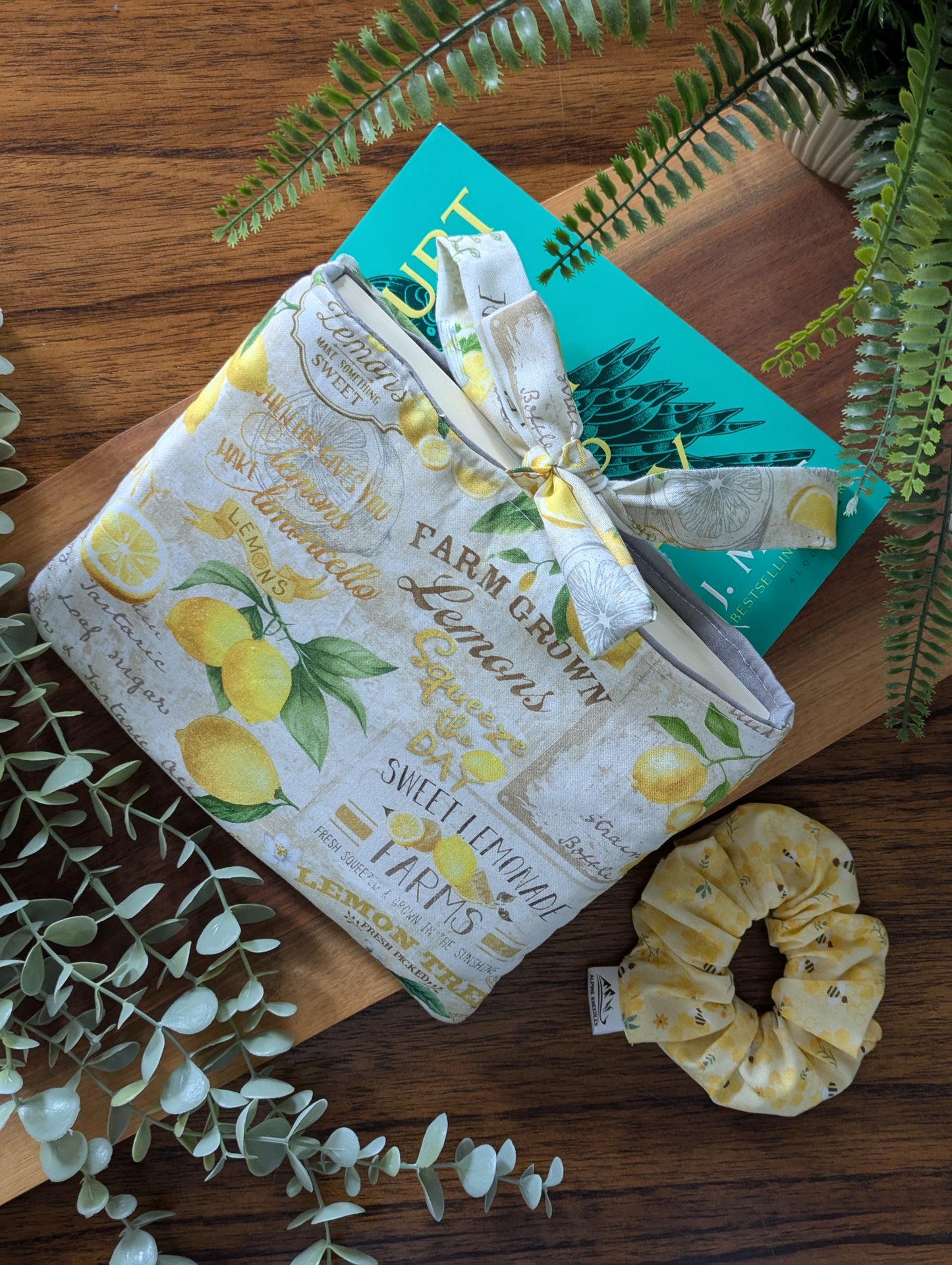 The Citrus Patch Medium Book Sleeve - Alpine Kneedles