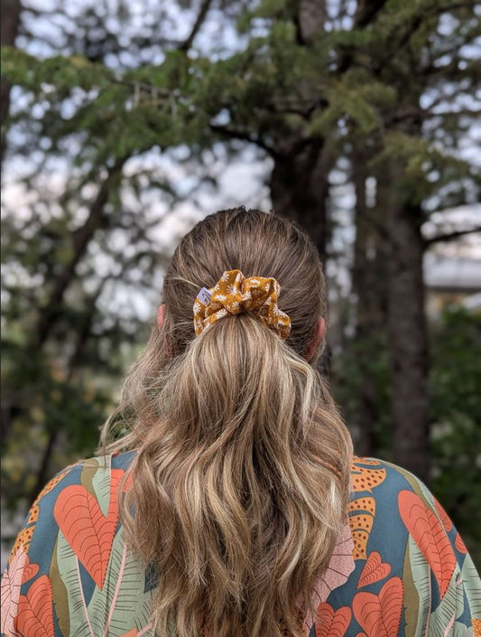 Cider Daisy – Maple Size Cotton Scrunchie