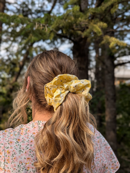 Honey Bee - Redwood Cotton Scrunchie - Alpine Kneedles