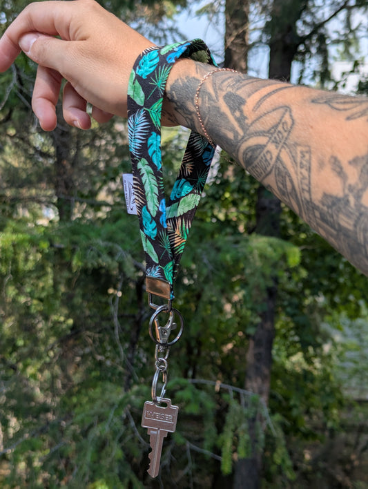 Clever Girl – Cotton Keychain Wristlet - Alpine Kneedles