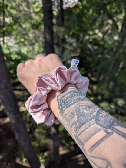 Pink Lily Sapling - Alpine Kneedles