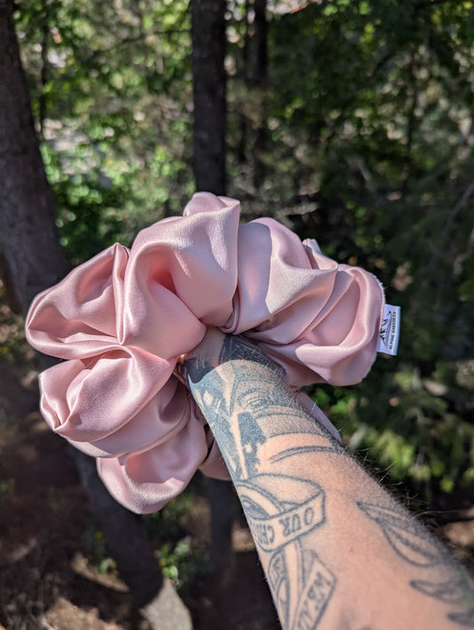 Pink Lily Redwood - Alpine Kneedles