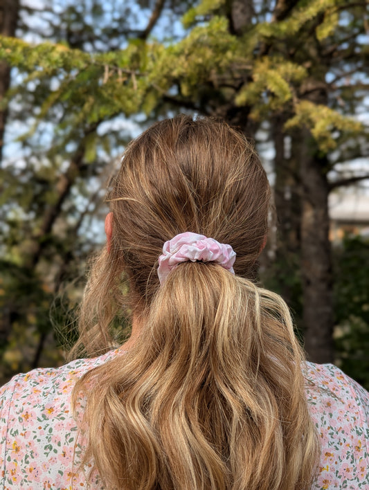 On Wednesdays - Sapling Cotton Scrunchie - Alpine Kneedles